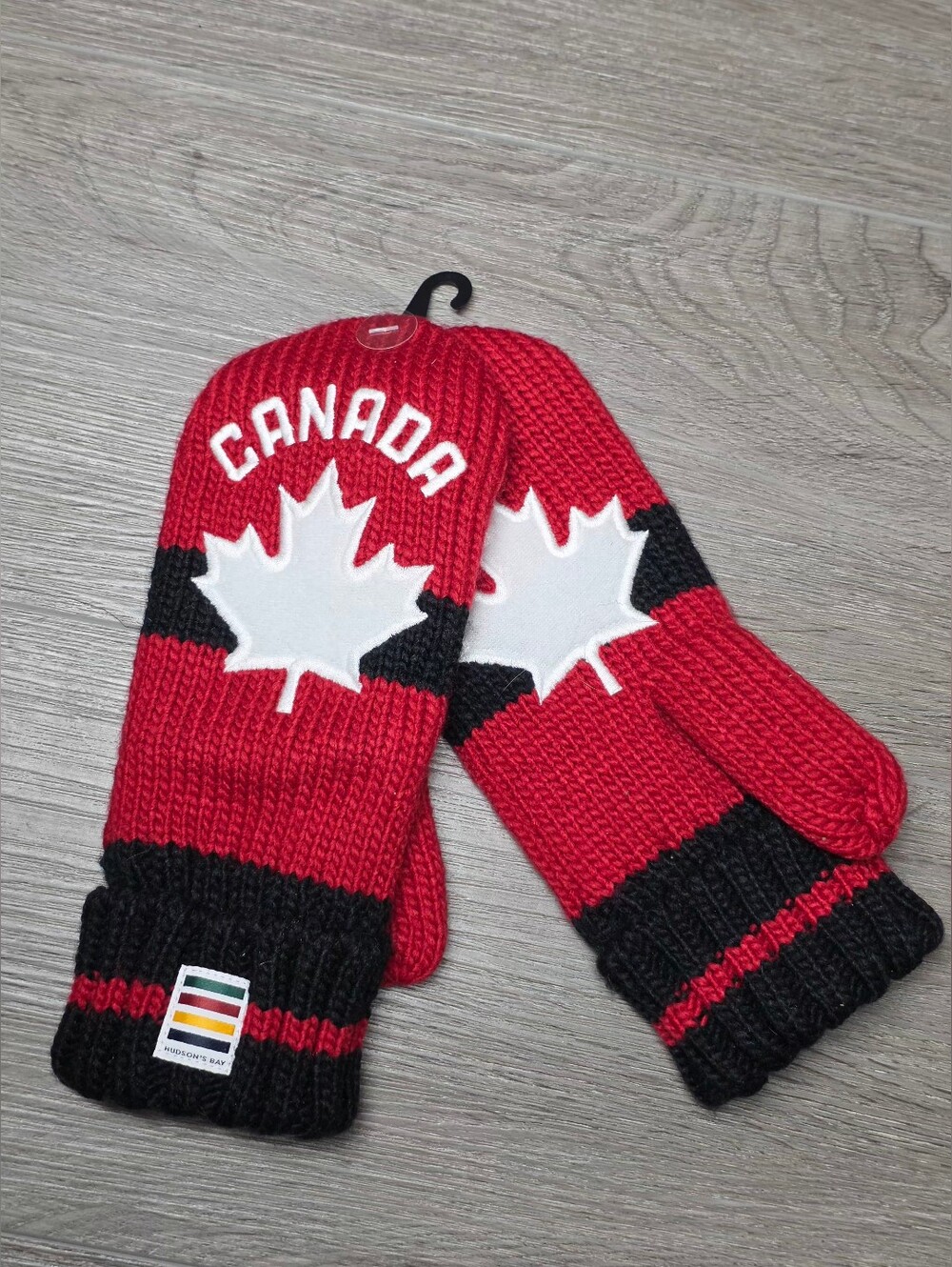 NEW Hudsons Bay Company Canada Knit Red Mittens Adult S/M Olympics HBC